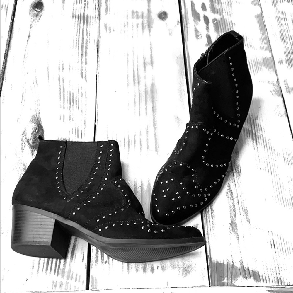 London Rag Black Suede Silver Studded Ankle Booties Size 7.5